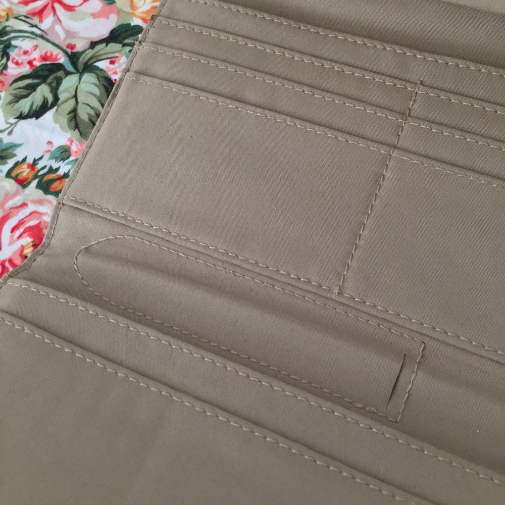 Metallic Tri-Fold Wallet - Picture 9 of 14
